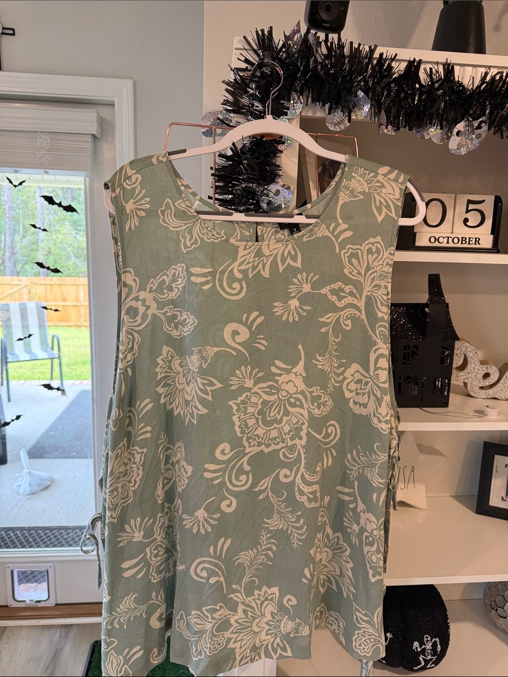 torrid sage green and white floral sleeveless tunic